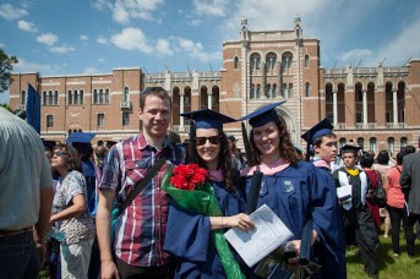 Cosmin(fiul),Oana(fiica),o colega