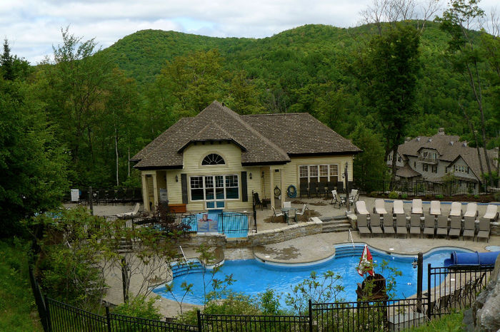 Baile termice in muntii Mont-Tremblant - CANADA