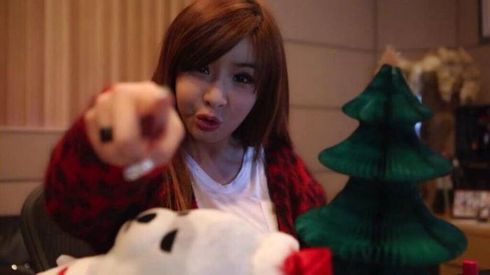 bommie - 2NE1 11