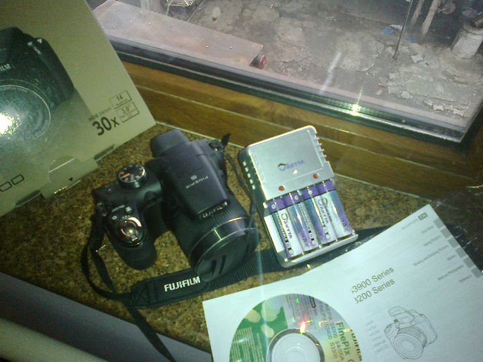 01082010083 - DE VANZARE Aparat foto digital Fujifilm FinePix S4000