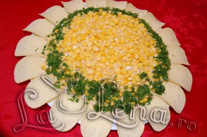 salata floarea soarelui - Idei de aranjare a platourilor pentru mese festive