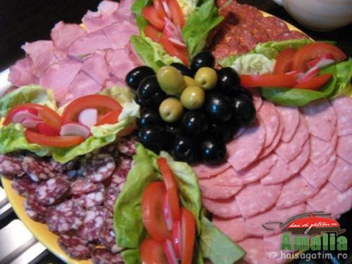 aperitiv-9 - Idei de aranjare a platourilor pentru mese festive
