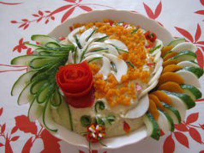 salata de vinete cu maioneza - Idei de aranjare a platourilor pentru mese festive