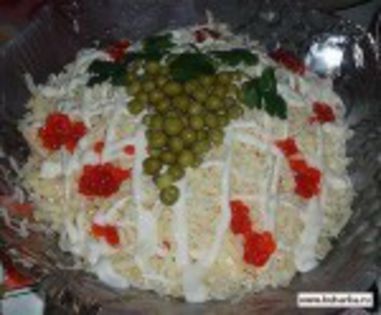 salata de ton cu icre de Manciuria si capere - Idei de aranjare a platourilor pentru mese festive