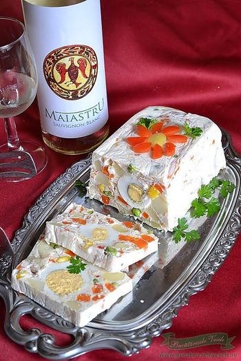 rulada aperitiv cu legume - Idei de aranjare a platourilor pentru mese festive