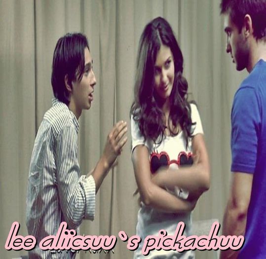 ;; Malik, BooBear ea e Anca, sor-mea . [in soapta; din pacate] - 0 LALA house _ number O3