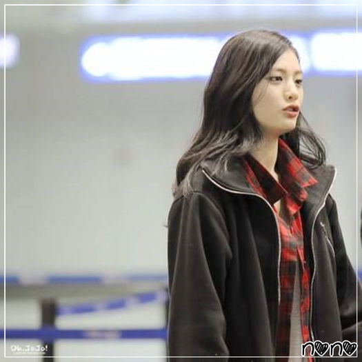 .★. {ia alta perna|o arunca in Minwoo} Liniste la galerie, Minuu`le :-w