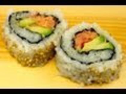 sushi - Idei de aranjare a platourilor pentru mese festive