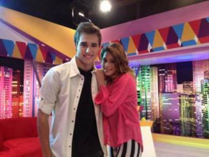 521496_320196684750055_1187209704_n - xxJorge Blanco y Martina Stoessel-Leon y Violettaxx