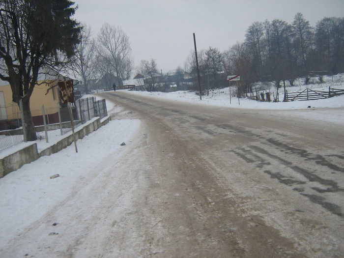 iarna in satele noastre 003 - Iarna pe ulita dec 2013