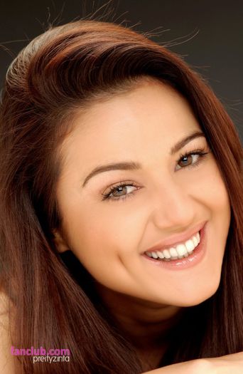 preity-preity-zinta-27614208-1043-1600