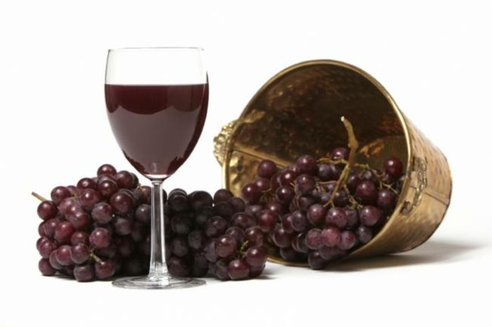 protejeaza-inima-mustul-cocteil-de-vitamine-18339848 - VIN ROSU SI NEGRU PT SARBATORILE DE IARNA-HAIDETI SA PETRECEM