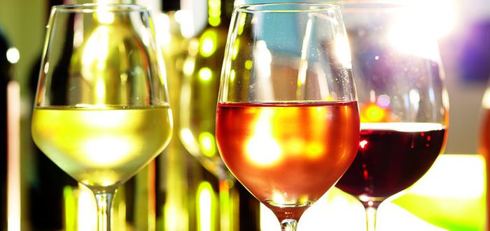 vinuri - VIN ALB PT SARBATORILE DE IARNA-HAIDETI LA PETRECERE