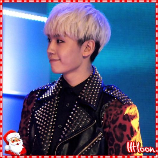 ♫ Si uite asa dispare Hoonie. :3 [se opreste;ia farfuria de prajituri] Bye. :D :-ss [fuge sus].