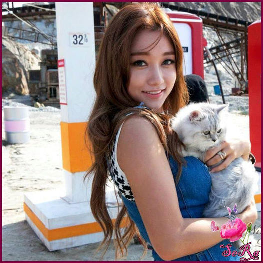~9~ ...:| Kafka? :|.. :o3 :x [se ridica|ia pisica de la Minwoo] :o3 Uuu.. draguto.. ce faci? :o3 - ix __ Episodul 046 __ xi