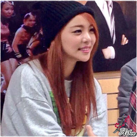 ♡ Am vazut-o ..cand era la brad..:-?? .. Bine ai revenit Hoon :)) - ix __ Episodul 046 __ xi