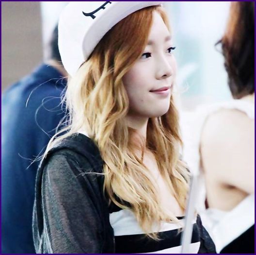 Tae|. Woaa.. a spus "scuze".. :)) [bea]