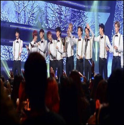 EXO|. [All] Daa. :3 :))