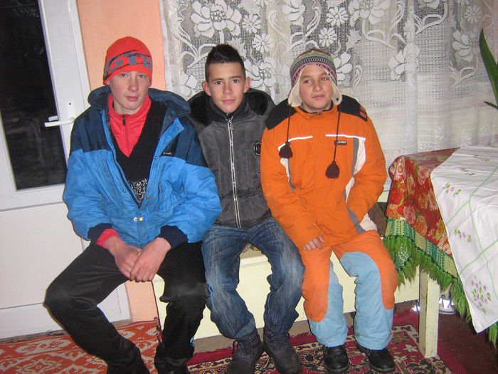 copii la colindat 003