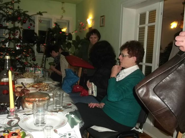 TOATA LUMEA .........