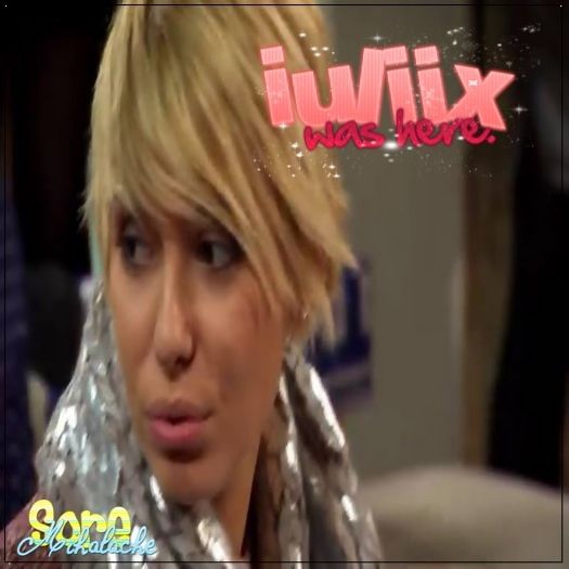 - [ se uită la ioana tristă. ;< și bagă botic :O3 ]