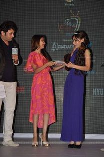 2 - sara khan25