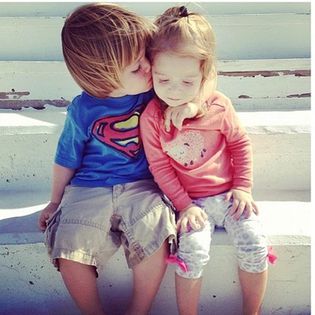 - *se certau ăștia doi =))* alina: bă, psihopatule. ascultă-ma pe mine că știu ^clc; - mai multe. dă-mi acadeaua :-w . louis: știi tu mai multe.. da` sigul. alina: sunt mai male ca tine, boule :-w =)))))
