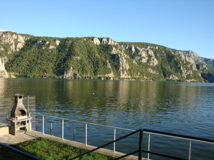 Vedere dinspre Dunăre - Casa de vancata a fratelui meu