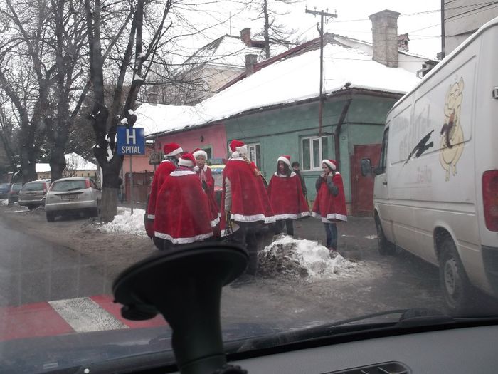 IN CULORILE PARTIDULUI