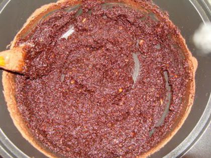 nuci umplute cu crema - Platouri cu dulciuri