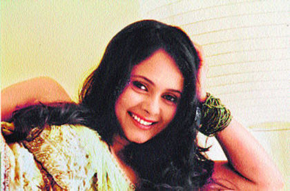 Sadia Siddiqui-Sandhya - Mica mireasa