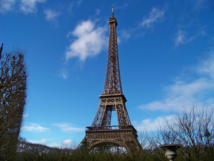  - PARIS