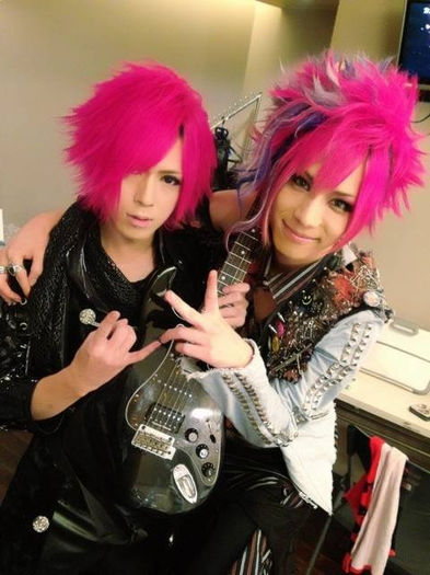 Kei with Jun (Gotcharocka) - Mad Tea Party vol 029