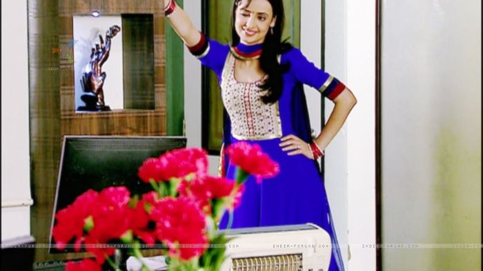 299477-sanaya-irani