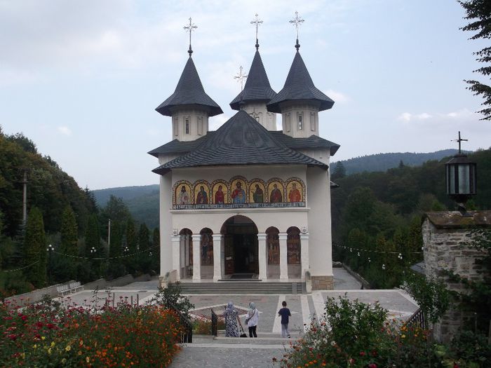 DSCF4103 - Manastirea Sihastria
