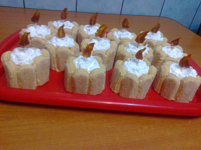 Prajitura Lumanari de anul nou - cu crema de vanilie si frisca 5