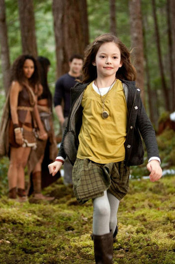  - Mackenzie Foy as Renesmee