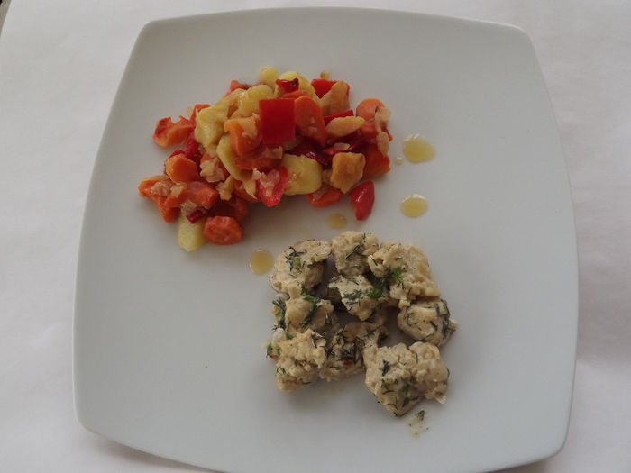 Gluten cu smantana si garnitura - Sarea n bucate