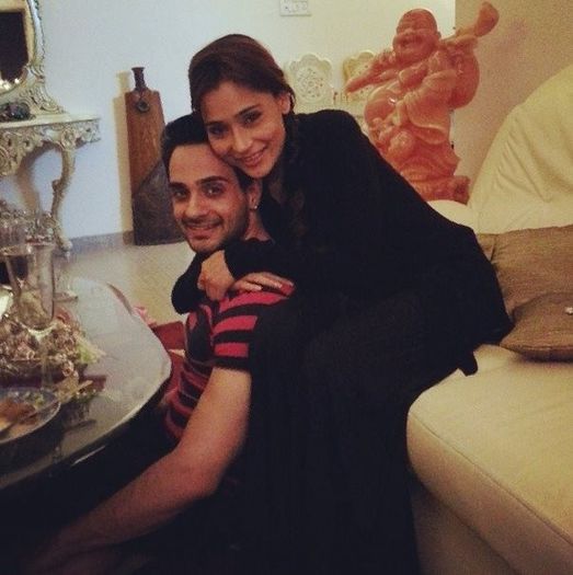 1510862_601052133275293_925009497_n