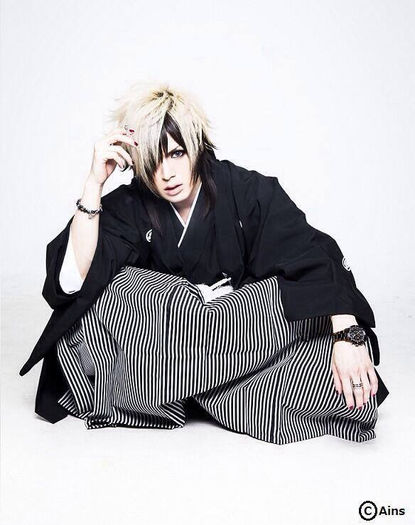 Yo-kA - Diaura in Hakama