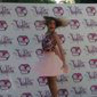 martina-stoessel-658611l-thumbnail_gallery