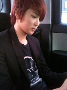 celui care flirteza si cu alte fete