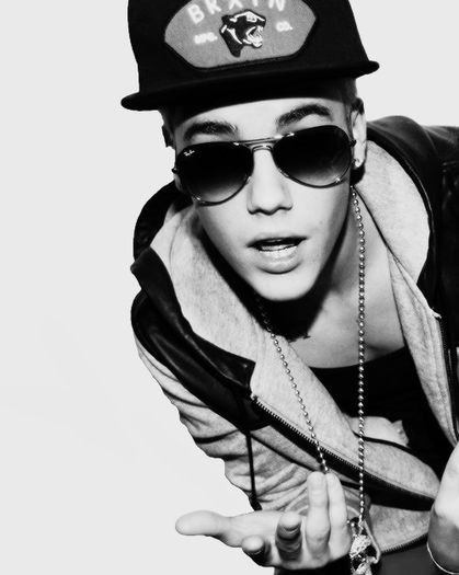 ``Uite cine vorbeste. Tu incepi intotdeauna ne;;no;;ro;;ci;;tu;;le.`` [imitand-o]