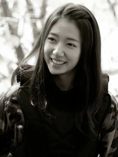 IMG_146203322809532 - Park Shin Hye