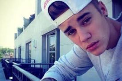 L-am adus crizato.