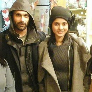 1514660_616688011712428_1426580759_n - Jennifer and Karan Singh Grover