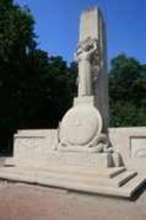 Monumentul porumbeilor - EROI-in timpul razboiului