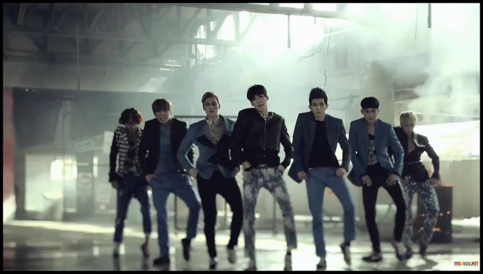 54. U-KISS - Standing Still - 0 - Top 60 de MV-uri - 2013