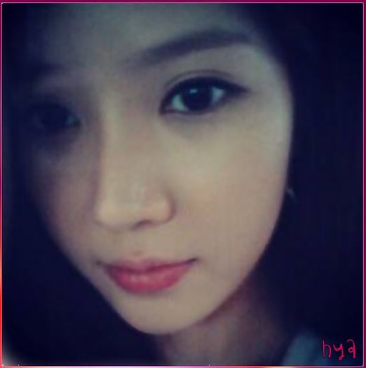 |HY| ..Oh. si inca cum. :"> :)) Bunaa. :3 Minaah, ce faci aici tu aici? ;))
