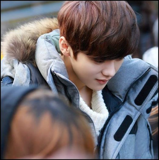 LH|. Aaa..cred ca da. :-? Miroase? :))